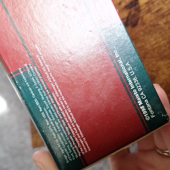 1998 Classic Christmas Ornament - Picture 4 of 4